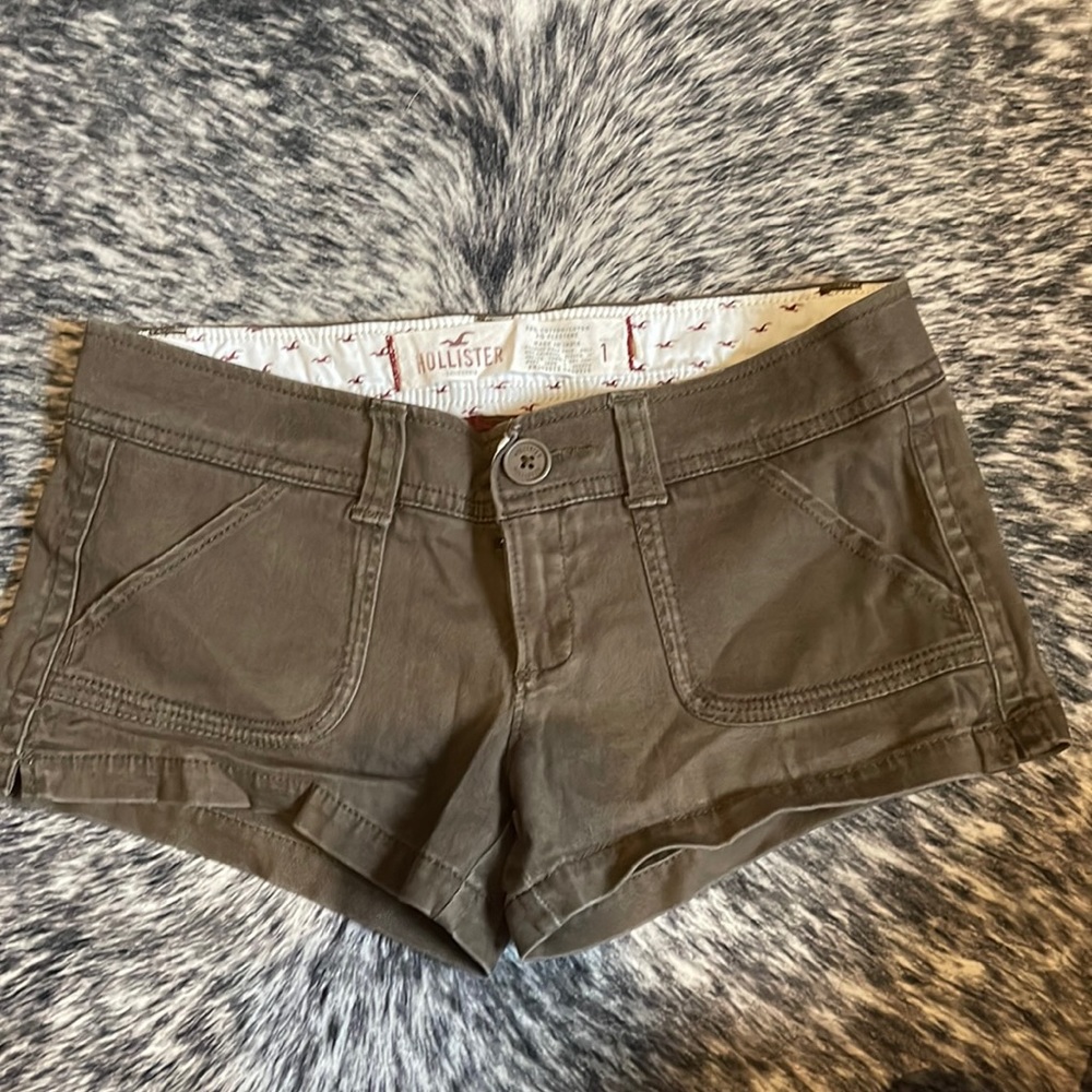 Hollister shorts size one like new